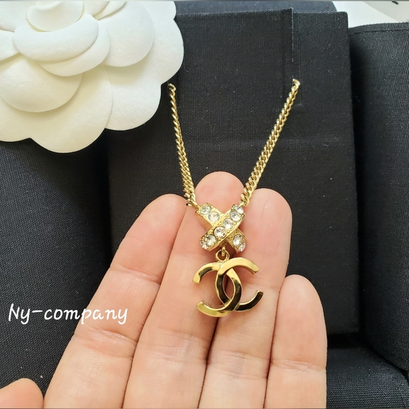 (SALE)Chanel Gold & Crystal CC Necklace Brand New - Picture 3 of 5